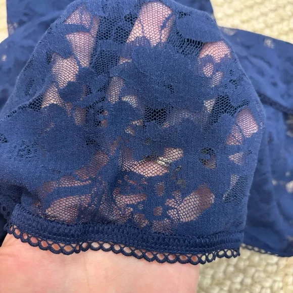 Victoria’s Secret Navy Lace Slip Lingerie Chemise Size Large - Picture 4 of 10